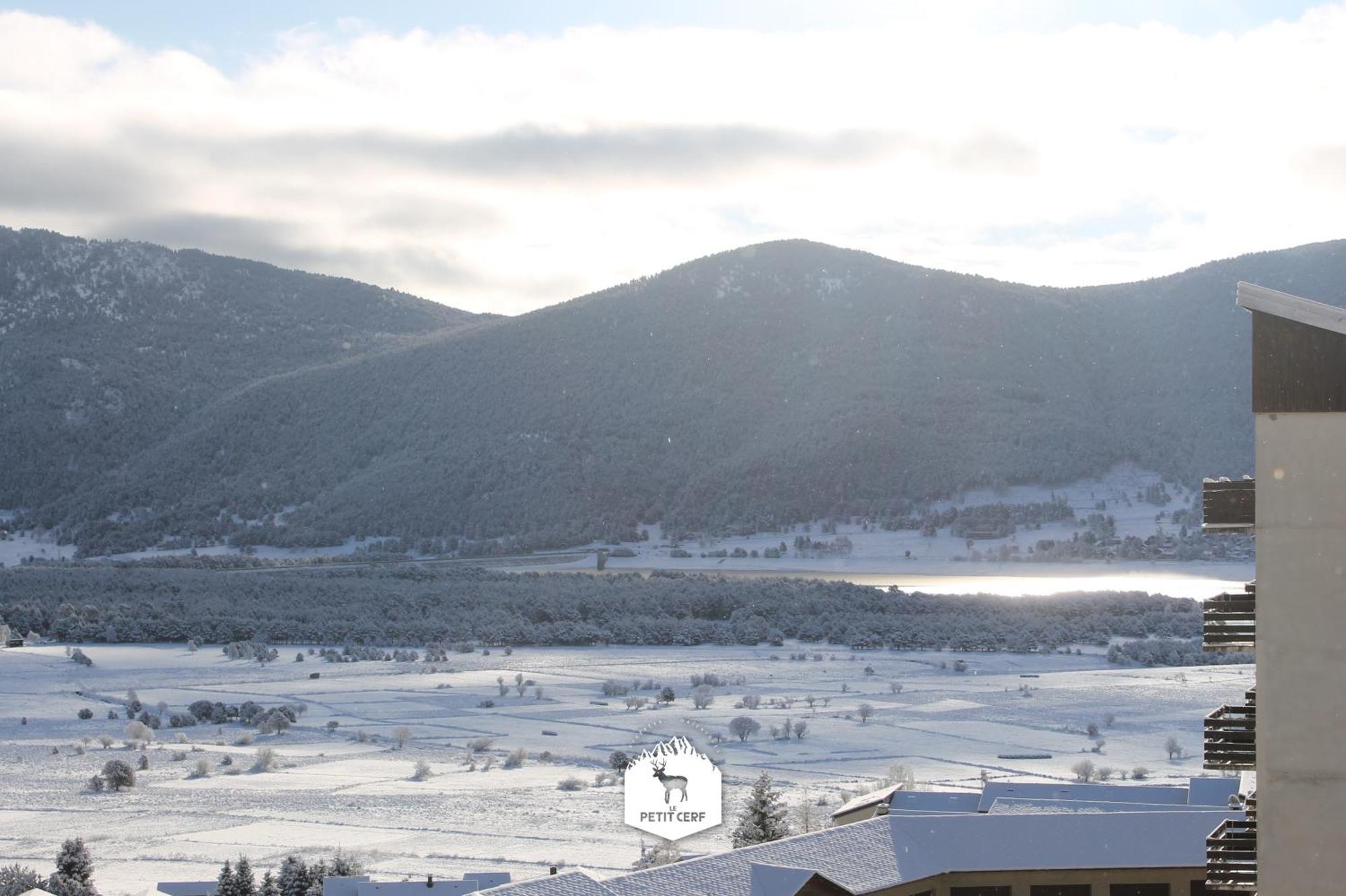Le Petit Ours & Le Petit Cerf - Studios Vue Lac & Montagnes เลส์ อองเจลส์ ภายนอก รูปภาพ